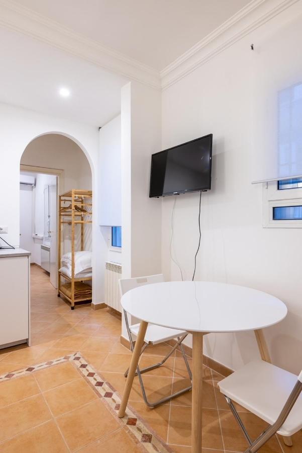 Elle Cavour Apartment Рим Екстер'єр фото