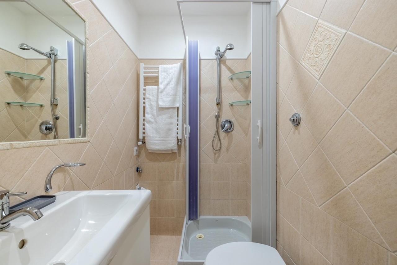 Elle Cavour Apartment Рим Екстер'єр фото